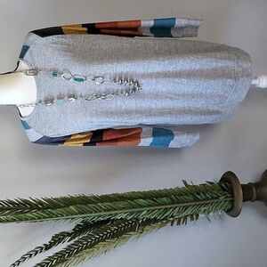 Suimiki heather gray tunic with striped sleeves and banded hem